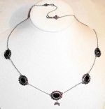 Uma Thurman red stone necklace